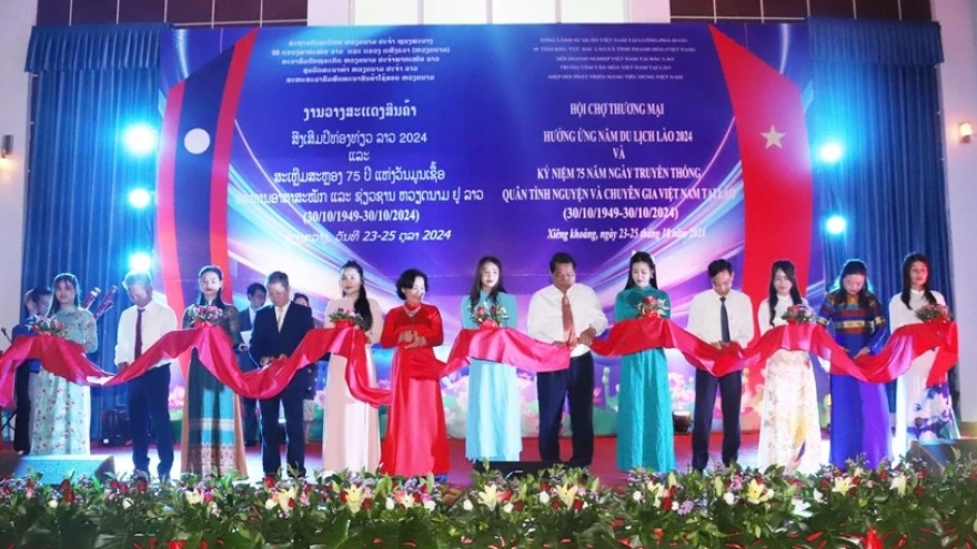 Vietnam, Laos step up trade, tourism promotion